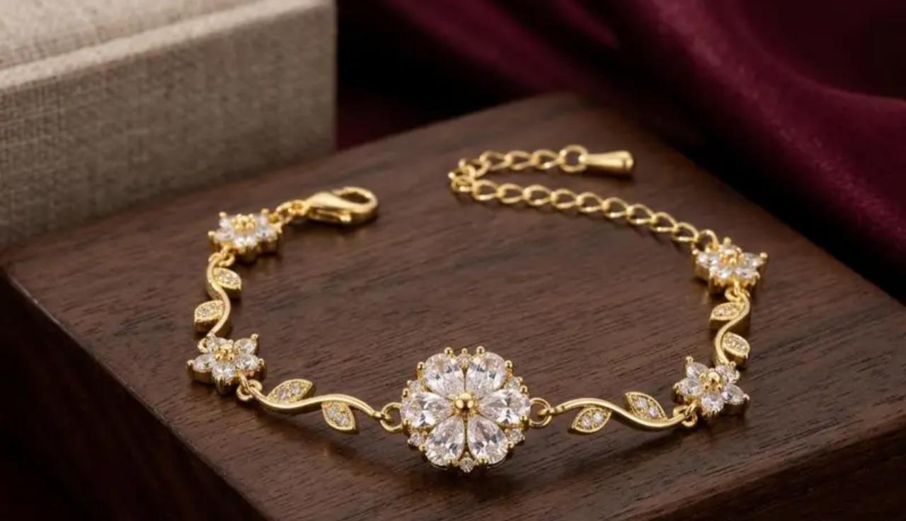 MAGICAL CRYSTAL FLOWER BRACELET ANTI TARNISH