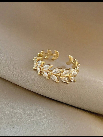 Leaf style ring with zircon stone