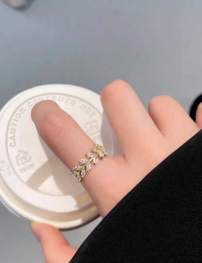 Leaf style ring with zircon stone