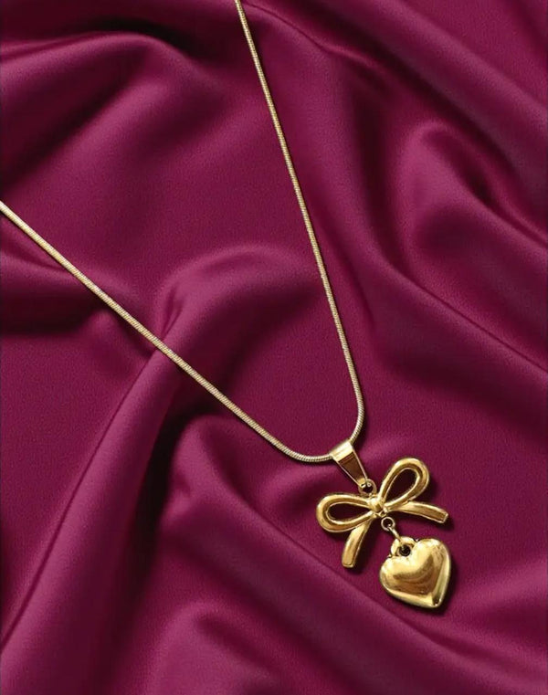 Bow and Heart Pendant necklace